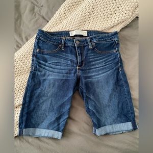 Abercrombie & Fitch Bermuda shorts size 6/28